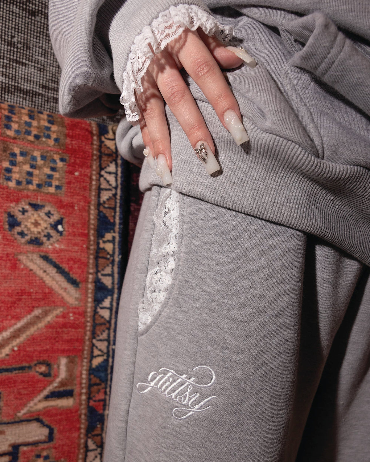 Glittsy Lace Sweatpants Gray